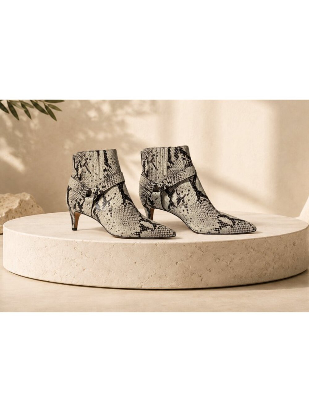 Vince Camuto VC-Merrie Snakeskin Leather Booties 9.5